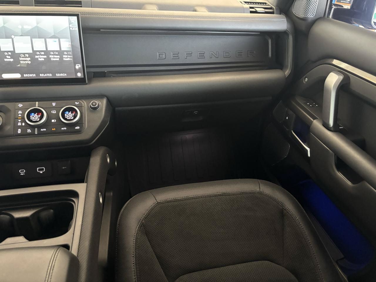 Used 2023 Land Rover Defender 110 V8 AWD/4WD image 14