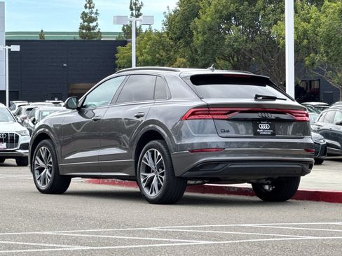 Used 2023 Audi Q8 Premium w/ Convenience Package AWD/4WD image 4