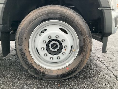 New 2025 Ford F450 XL w/ XL Chrome Package image 10