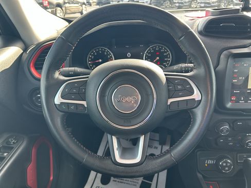 Used 2018 Jeep Renegade Trailhawk w/ UConnect 8.4 Nav Group image 16