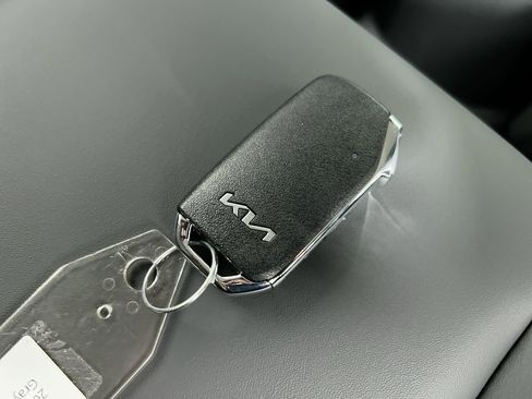 New 2025 Kia Niro SX image 36