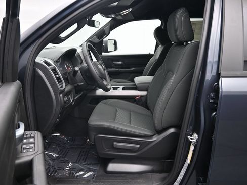 New 2026 RAM 1500 Express AWD/4WD image 18