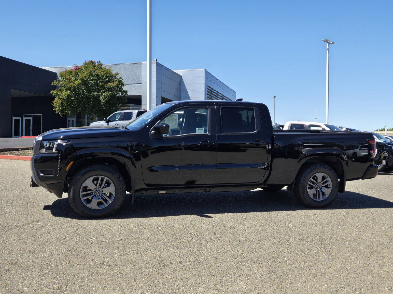 New 2026 Nissan Frontier SV w/ SV Convenience Package RWD image 7