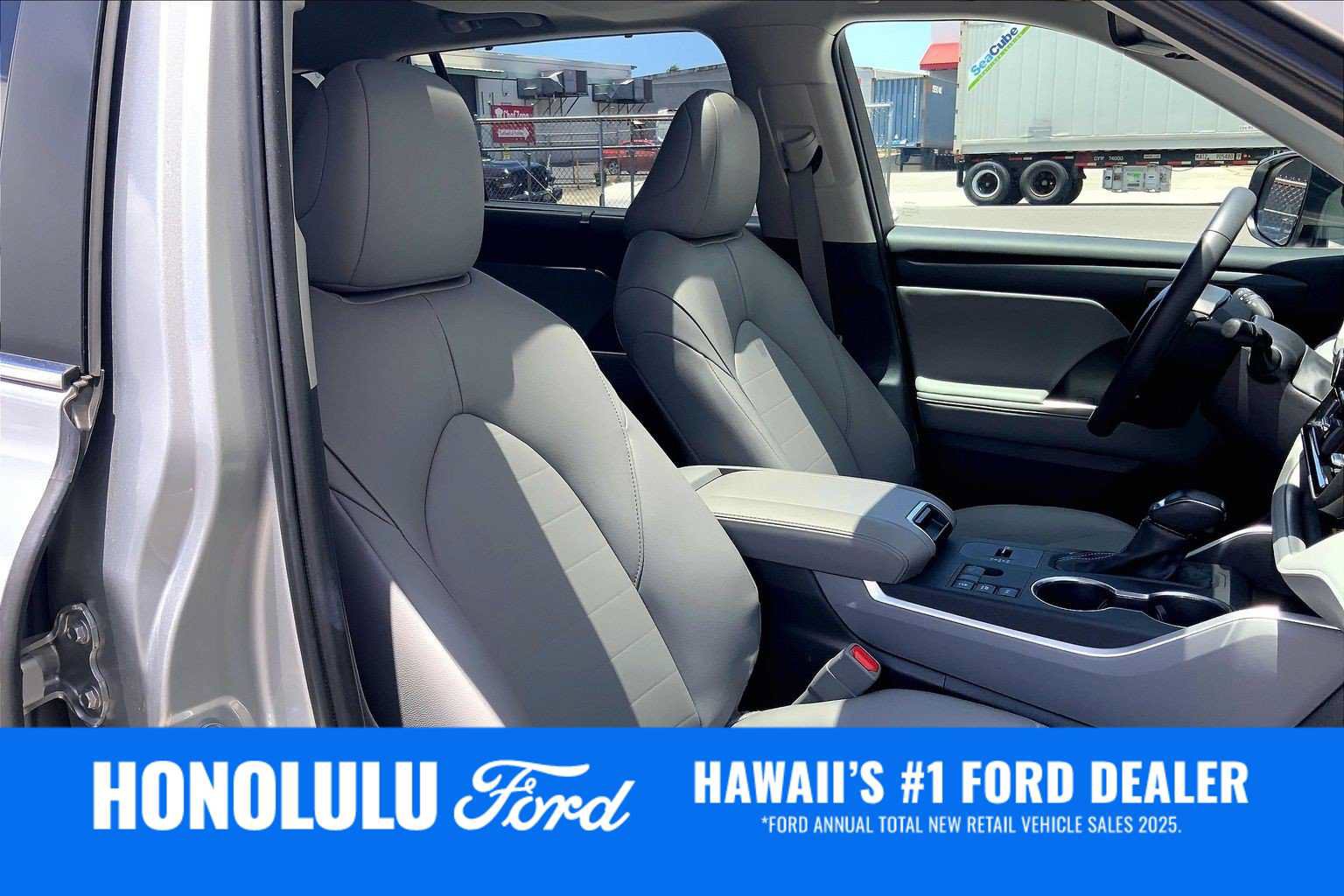 Used 2025 Toyota Highlander XLE AWD/4WD image 13