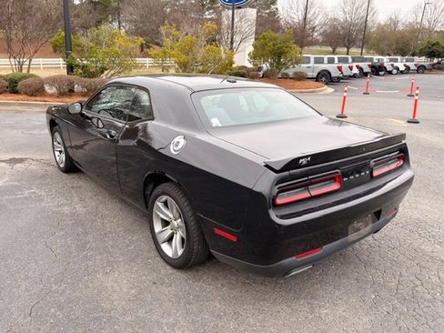Used 2019 Dodge Challenger SXT image 11