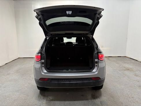 Certified 2024 Jeep Compass Limited image 10