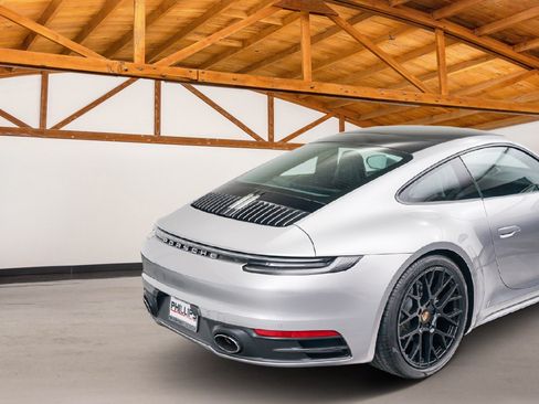 Used 2022 Porsche 911 Carrera image 7
