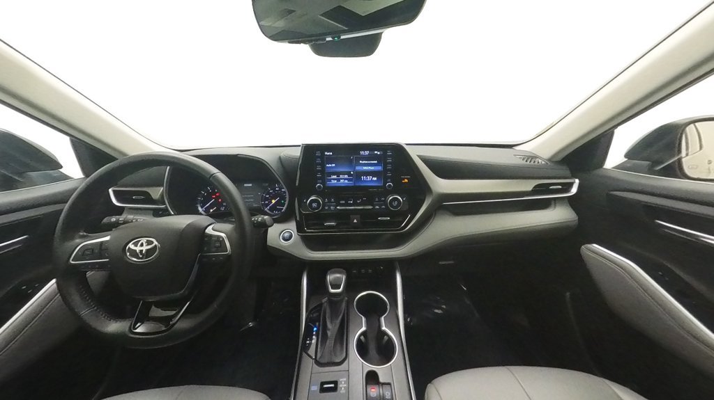 Certified 2021 Toyota Highlander XLE AWD/4WD image 33