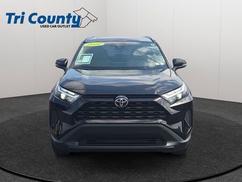 Used 2022 Toyota RAV4 XLE w/ Convenience Package image 2