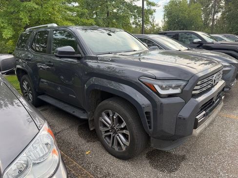 Used 2025 Toyota 4Runner Limited AWD/4WD image 3