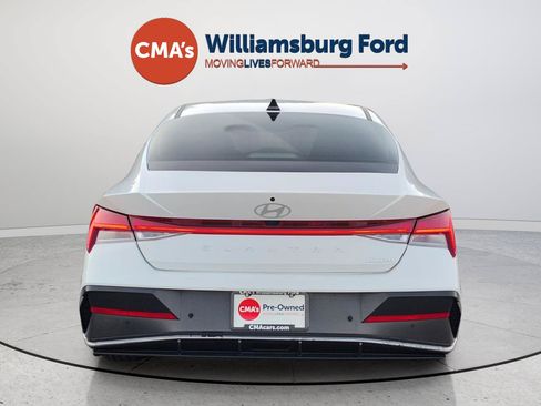 Used 2024 Hyundai Elantra Limited FWD image 4