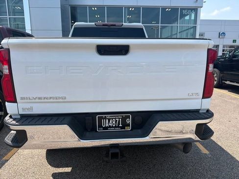 Used 2022 Chevrolet Silverado 3500 LTZ AWD/4WD image 4