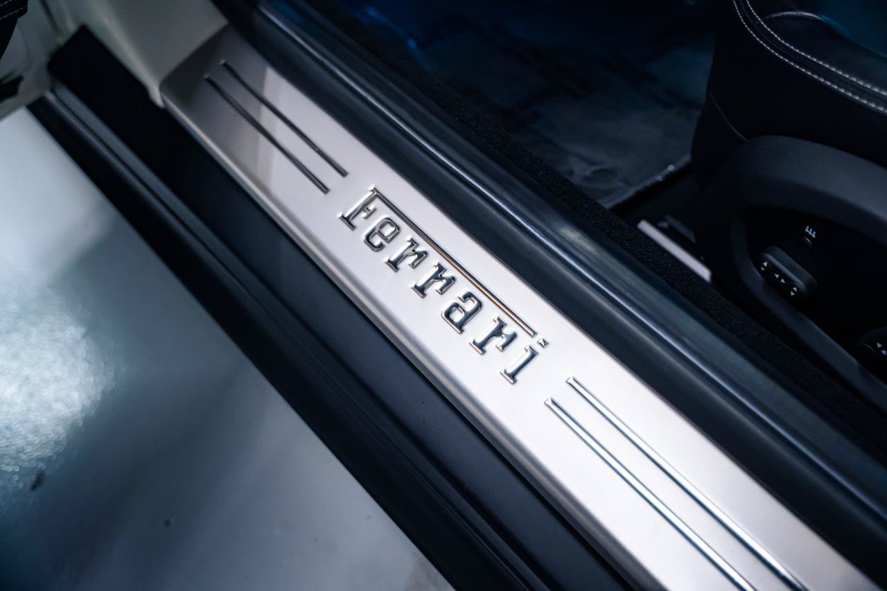 Used 2018 Ferrari 812 Superfast RWD image 35