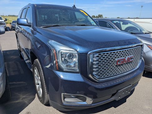 Certified 2017 GMC Yukon Denali w/ Open Road Package AWD/4WD image 4