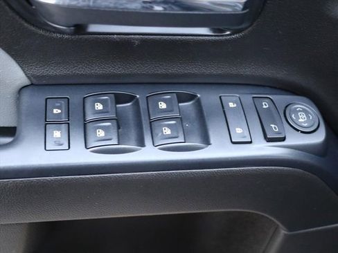 Used 2017 Chevrolet Silverado 1500 Custom w/ Custom Convenience Package image 18