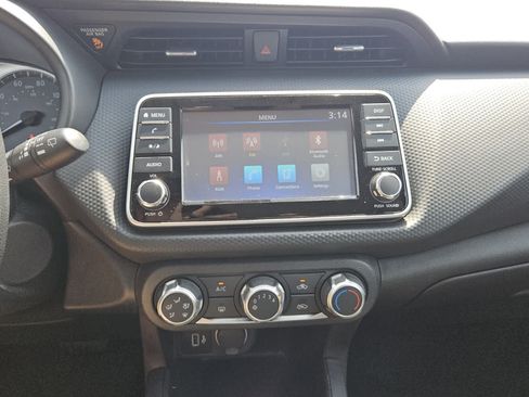 Used 2025 Nissan Kicks Play S FWD image 7