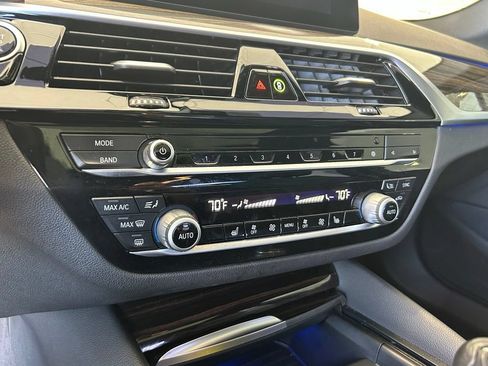 Used 2020 BMW 530i w/ Convenience Package RWD image 37