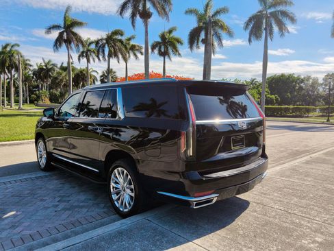 Used 2022 Cadillac Escalade ESV Luxury RWD image 18