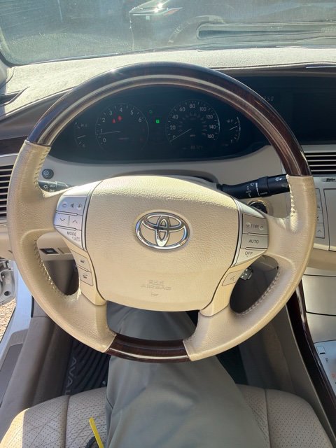Used 2009 Toyota Avalon Limited FWD image 2