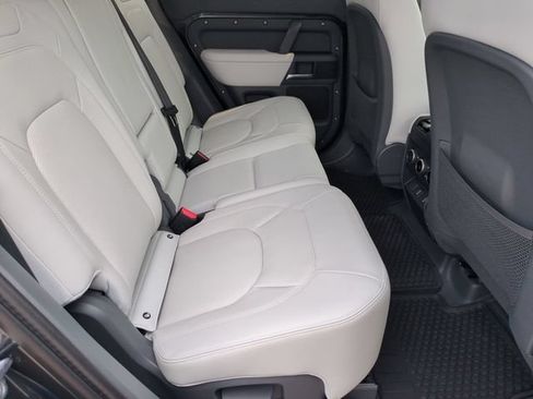 New 2026 Land Rover Defender 110 X-Dynamic SE AWD/4WD image 17