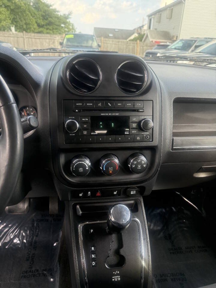 Used 2015 Jeep Patriot Latitude AWD/4WD image 13