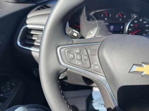 Used 2023 Chevrolet Equinox LT image 28