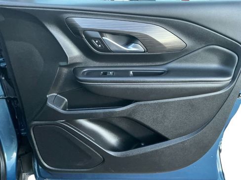 Used 2024 GMC Terrain SLE image 16