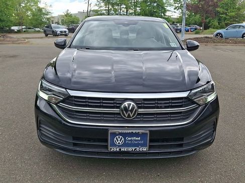 Used 2022 Volkswagen Jetta SE w/ Panoramic Sunroof Package FWD image 3