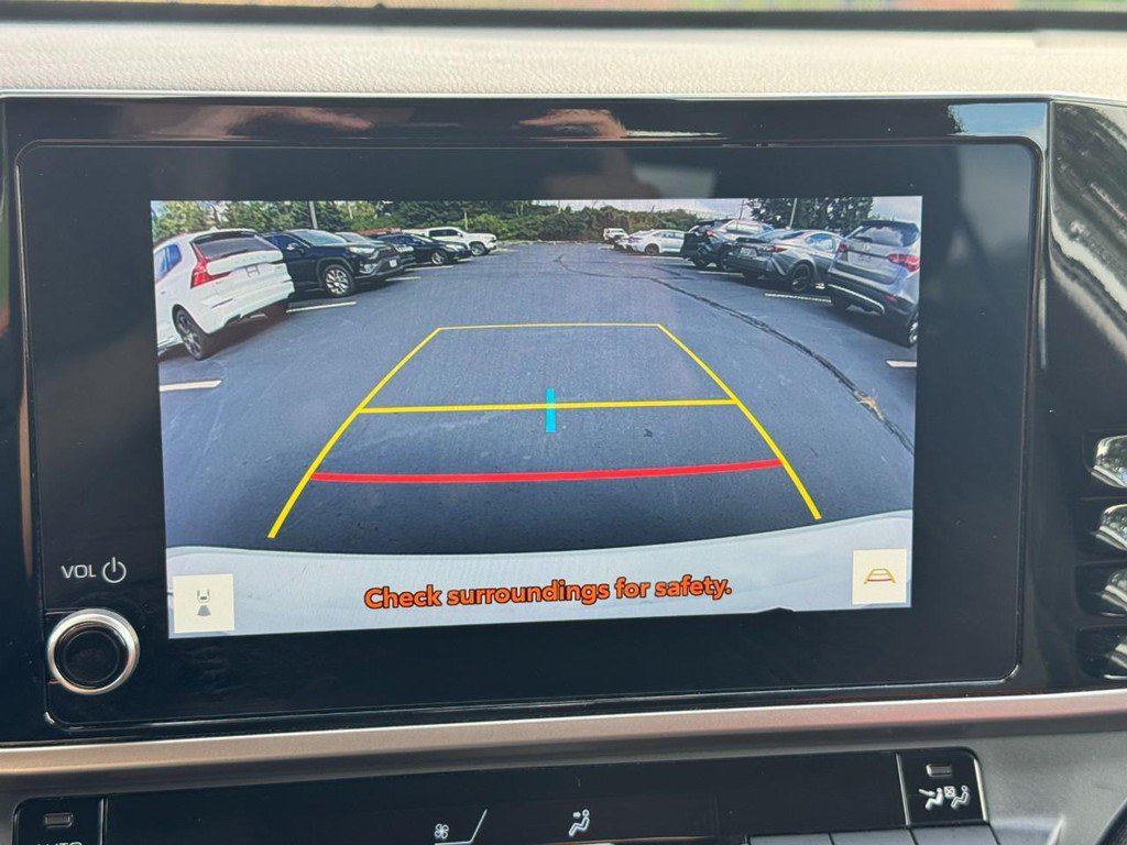 Used 2025 Toyota Camry LE FWD image 30
