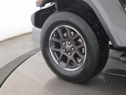 Used 2023 Jeep Gladiator Overland image 13