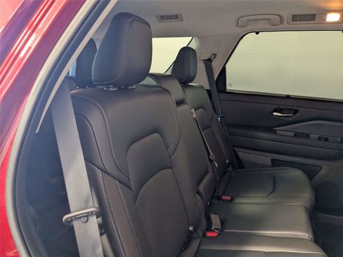 Used 2023 Nissan Pathfinder SL w/ Lighting Package (N92) FWD image 24