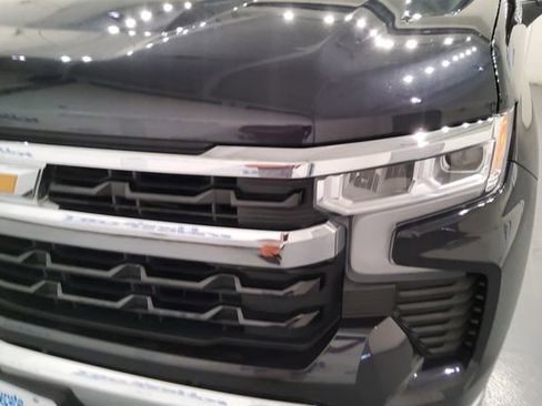 Used 2023 Chevrolet Silverado 1500 LT AWD/4WD image 8
