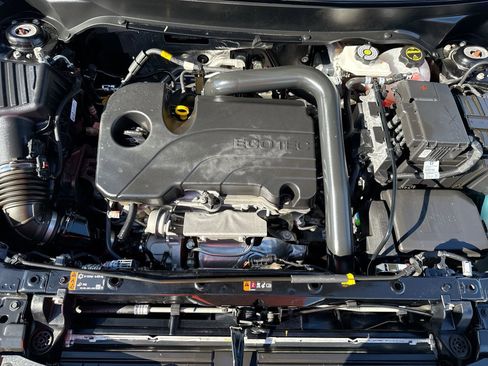 Used 2024 Chevrolet Equinox LT image 17