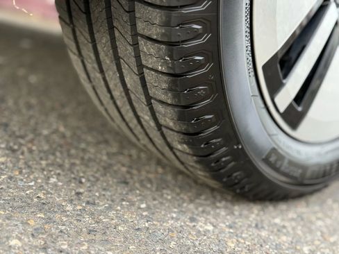 Used 2016 Volkswagen e-Golf SEL Premium w/ Driver Assistance Package image 27