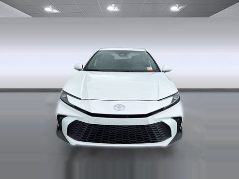 Certified 2025 Toyota Camry SE FWD image 5