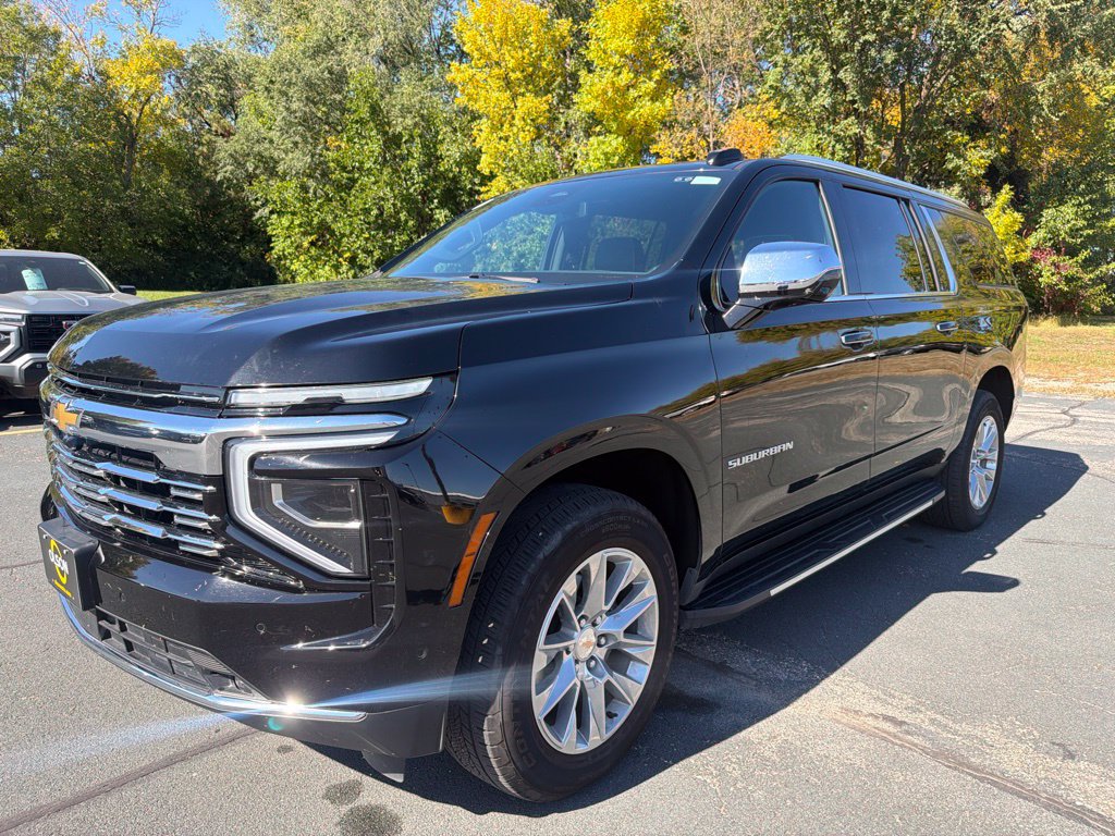 Used 2026 Chevrolet Suburban Premier AWD/4WD image 3