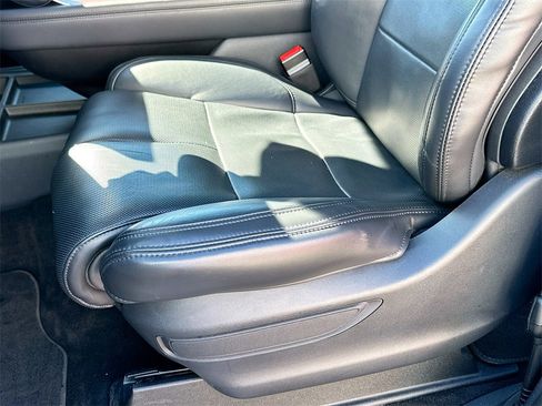 Used 2022 Lincoln Navigator Reserve image 9