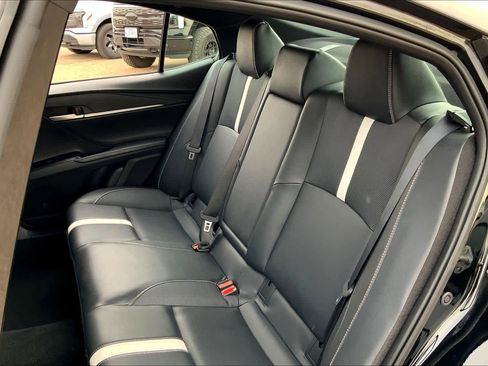 Used 2025 Toyota Camry SE image 20