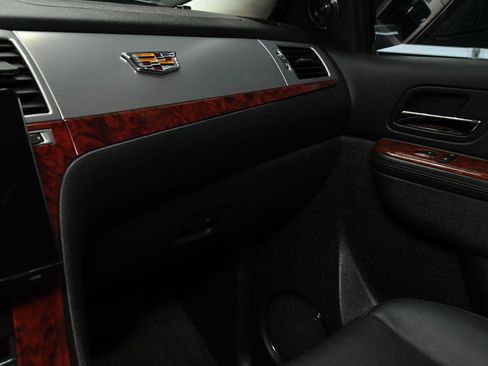Used 2013 Cadillac Escalade EXT Luxury AWD/4WD image 30