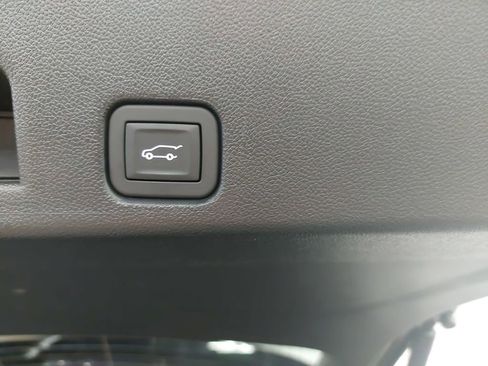Used 2026 Chevrolet Traverse LT w/ Driver Confidence Package AWD/4WD image 14