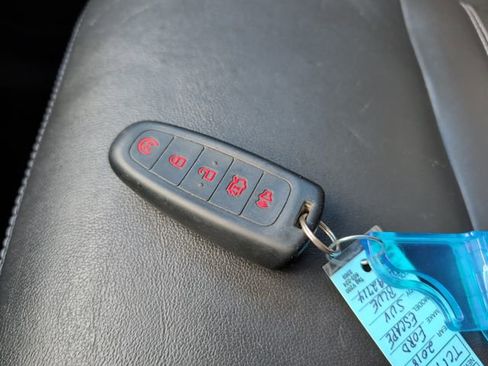 Used 2018 Ford Escape Titanium w/ Ford Safe & Smart Package AWD/4WD image 37