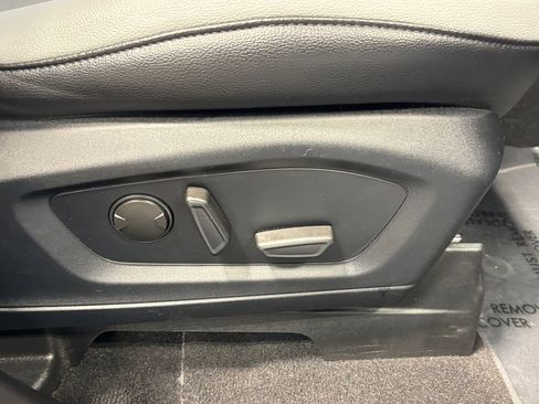 Used 2021 Ford Explorer XLT w/ Equipment Group 202A AWD/4WD image 28