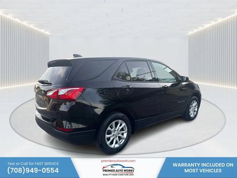 Used 2019 Chevrolet Equinox LS w/ LS Convenience Package FWD image 4