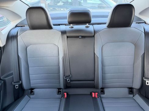 Used 2025 Volkswagen Jetta SE image 37