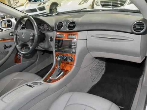 Used 2006 Mercedes-Benz CLK 350 Cabriolet w/ Premium Pkg image 25