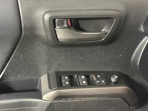 Used 2022 Toyota Tacoma TRD Off-Road AWD/4WD image 21