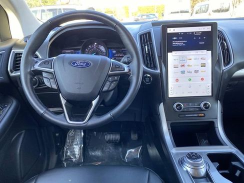 Used 2024 Ford Edge SEL image 7