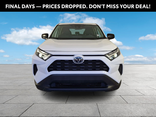 Used 2025 Toyota RAV4 LE FWD image 3