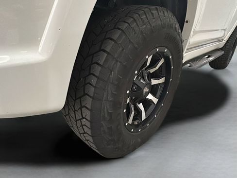 Used 2012 Toyota 4Runner SR5 AWD/4WD image 10