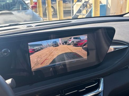 Used 2025 Buick Envista Sport Touring image 22